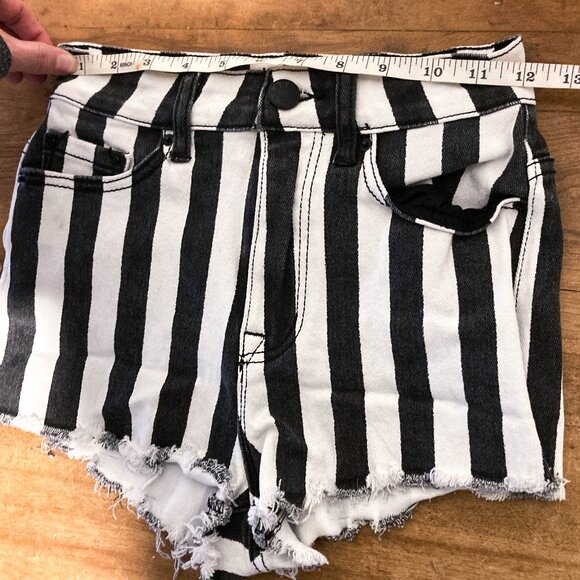 2 FOR $15 BDG High Rise Stripped Shorts - Picture 7 of 16